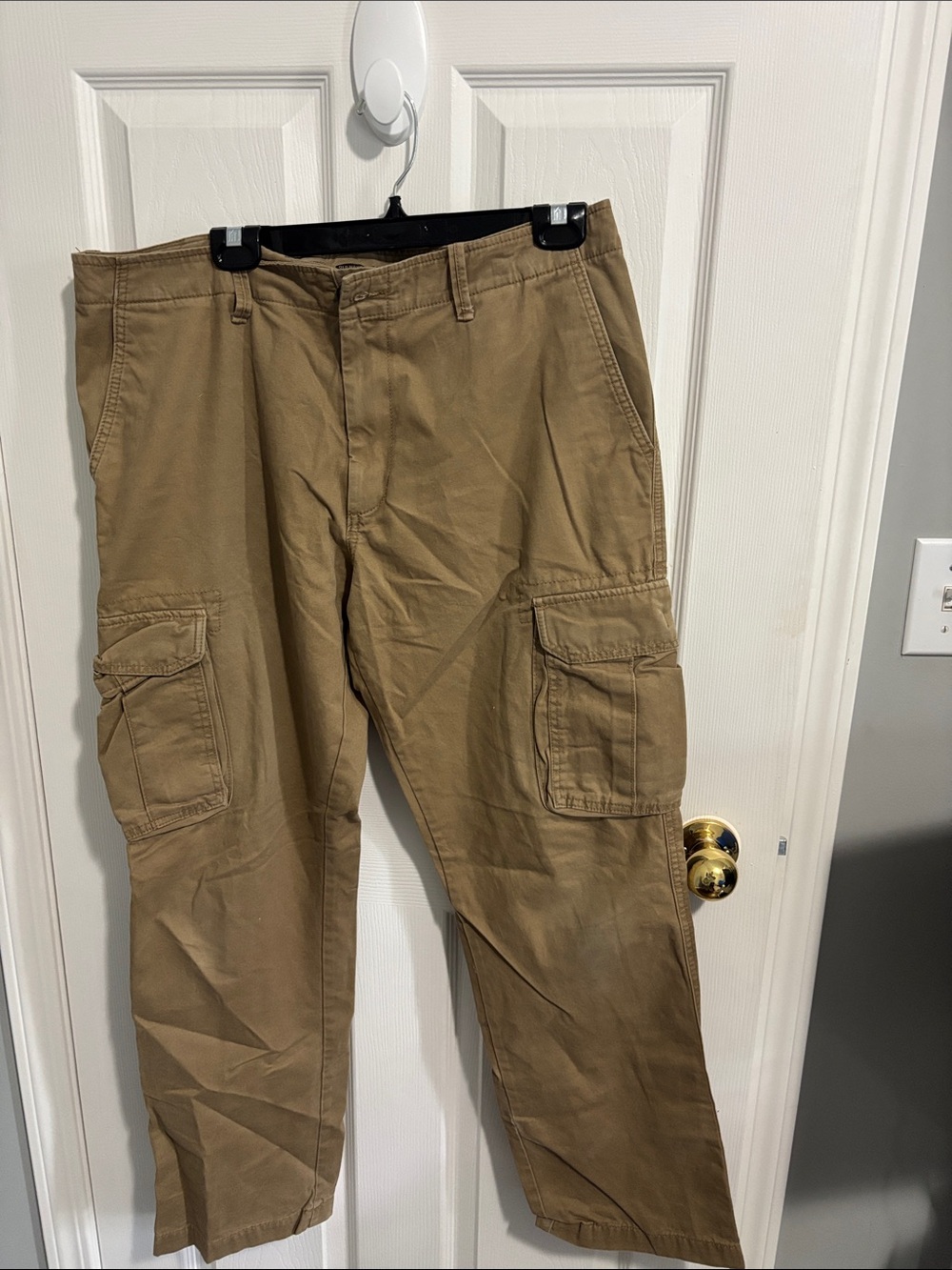 Old Navy Men's Cargo Pants in Khaki Brown